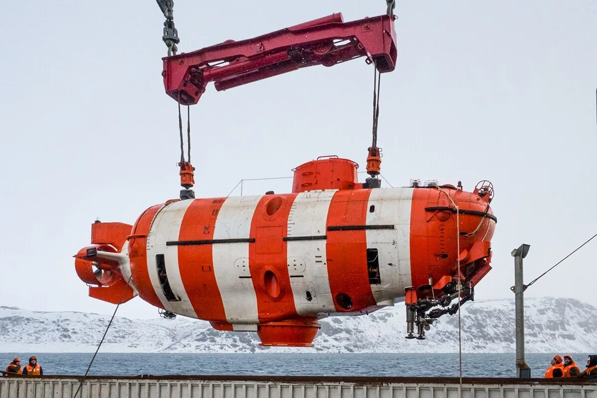 AS-34, a Priz-class rescue submersible of the same type as AS-28, during Northern Fleet test dives in the Barents Sea, 17 March 2017. Photo: Mil.ru / Sergei Fedyunin. Licence: CC BY 4.0 (attribution to mil.ru required).