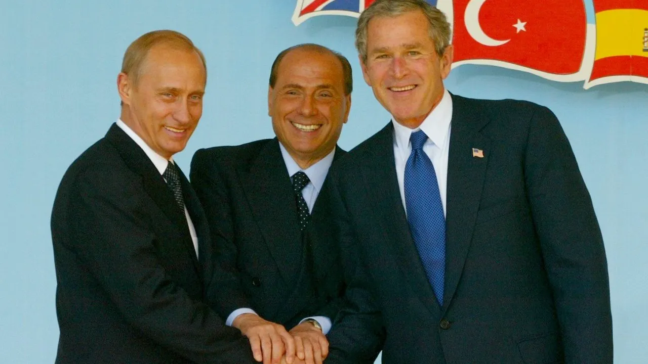Putin, Berlusconi and Bush, NATO–Russia Council founding, 28 May 2002. Photo: kremlin.ru, CC BY 4.0